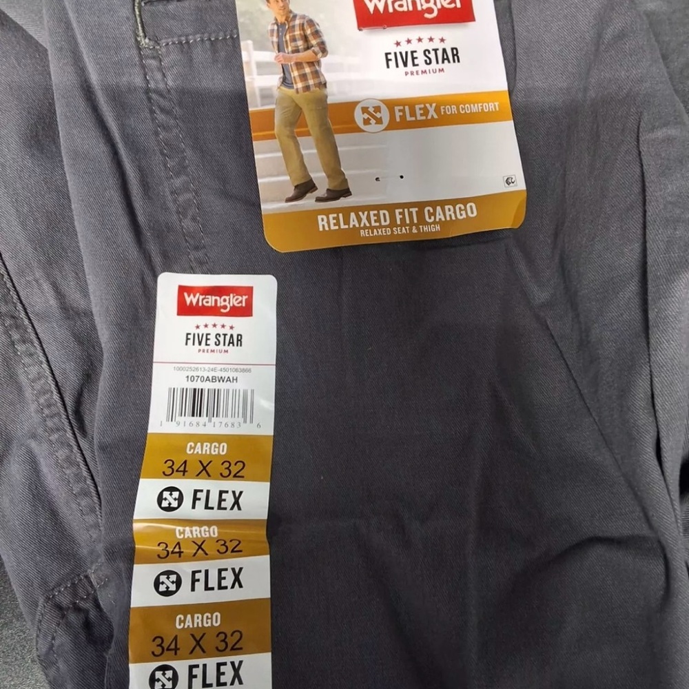 Men's Gray Cargo Pants - Picture 3 of 3